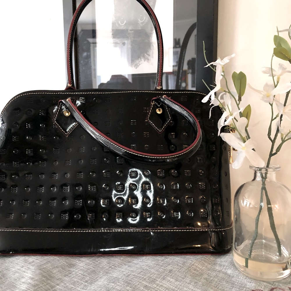 ARCADIA Patent leather purse